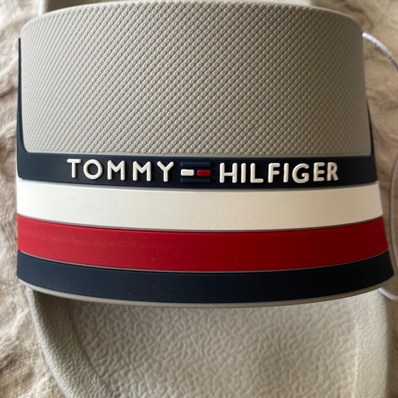 tommy hilfiger, size 8 men, UNWORN/WITH TAGS - Picture 3 of 3